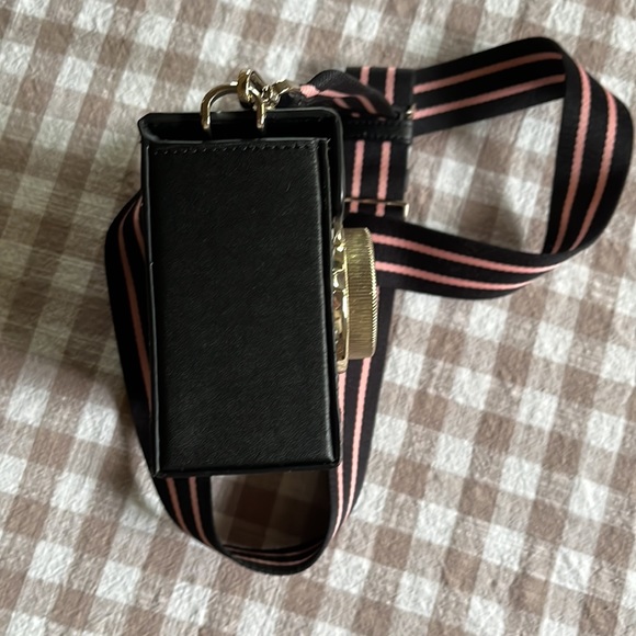 Kate Spade Oh Snap camera shaped crossbody bag - Picture 4 of 6